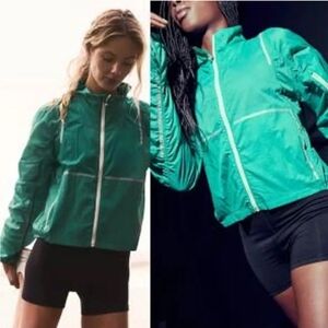 NWOT} Free People Movement Great Escape Run Green Windbreaker XS